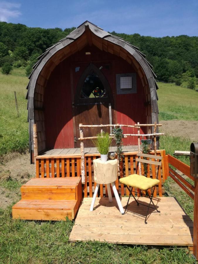 Zuruck Zur Natur - Urlaub Im Zirkuswagen, Sommeratelier Oder Schindelwagen Adenbach Eksteriør bilde