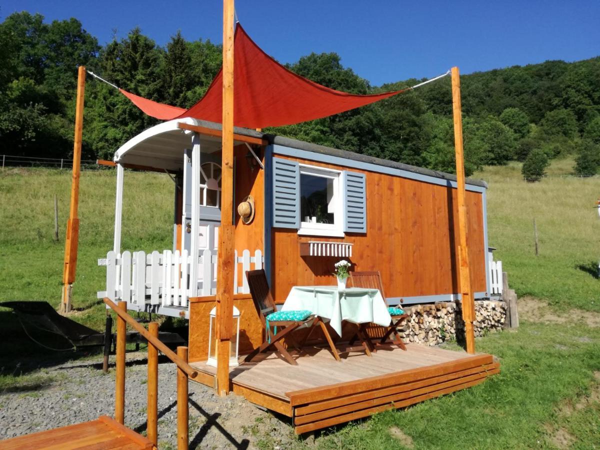 Zuruck Zur Natur - Urlaub Im Zirkuswagen, Sommeratelier Oder Schindelwagen Adenbach Eksteriør bilde