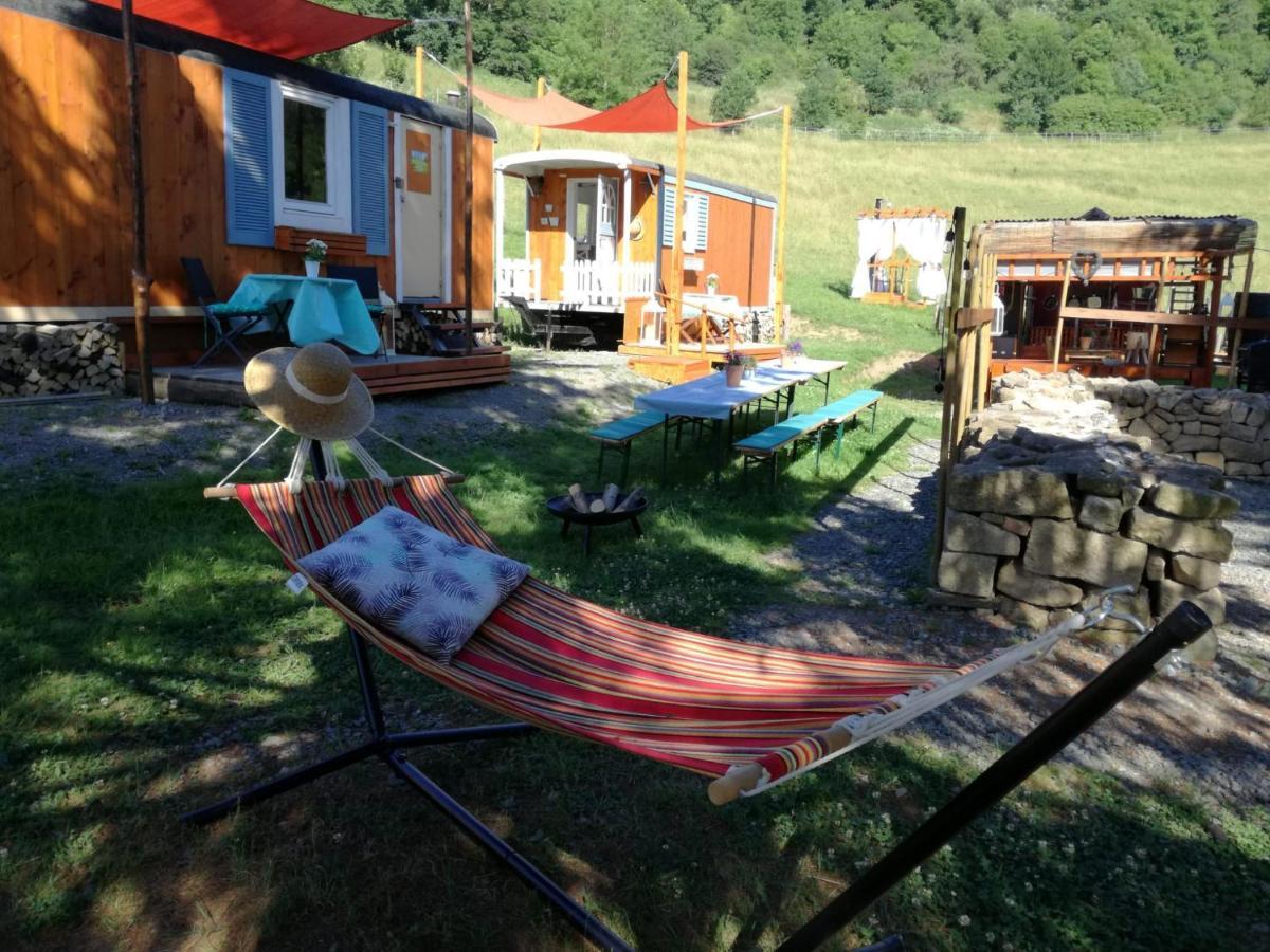 Zuruck Zur Natur - Urlaub Im Zirkuswagen, Sommeratelier Oder Schindelwagen Adenbach Eksteriør bilde